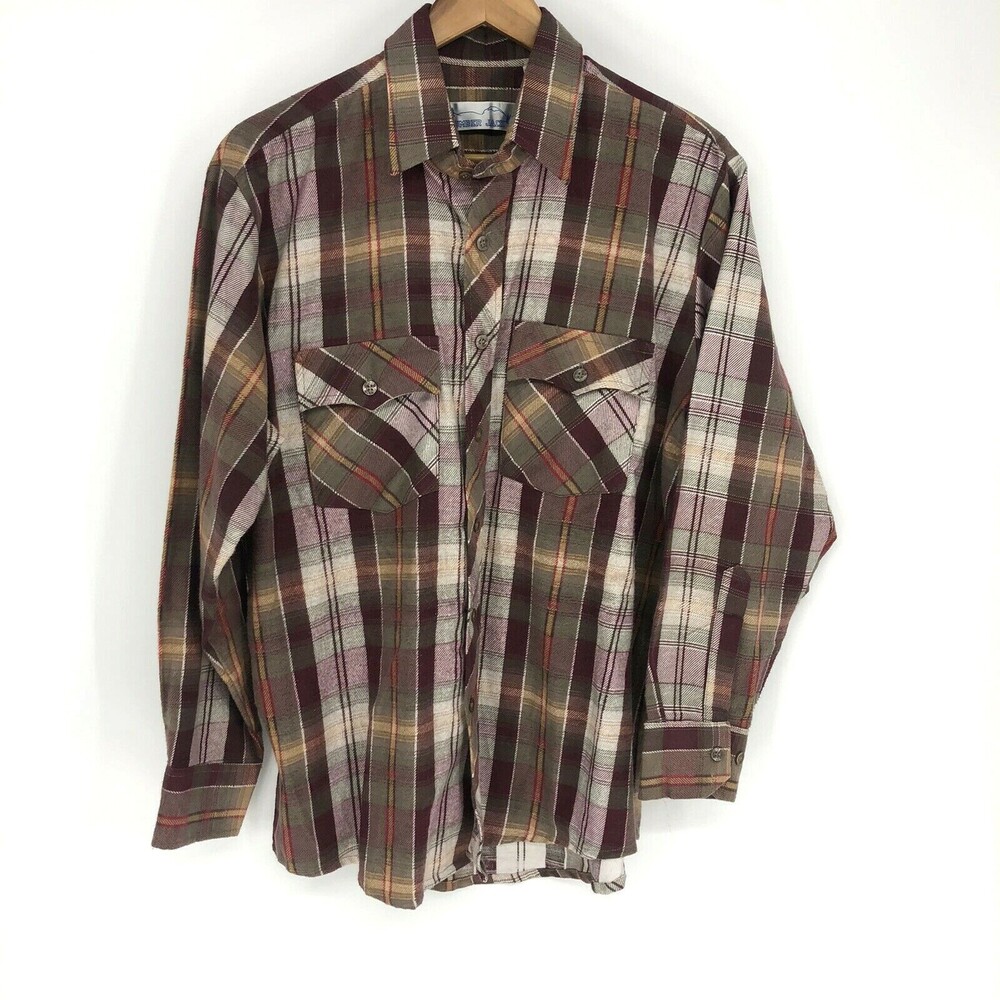 Lumber Jack Red and Green Plaid Western Button Up Collared Long Sleeve Shirt L
